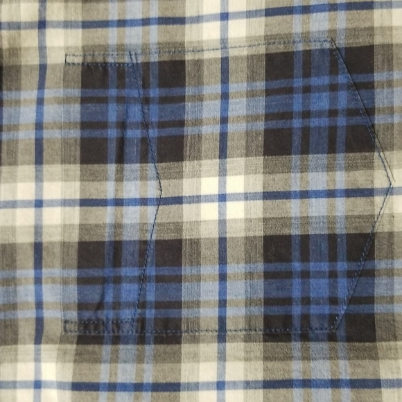 American Eagle Seriously Soft Classic Fit Long Sleeve Button Up Shirt - Picture 6 of 6